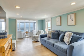 Apartment (3 Bedrooms) | Interior - Ocean & Marsh Views! Wells Condo w/ Outdoor Space (Wells)