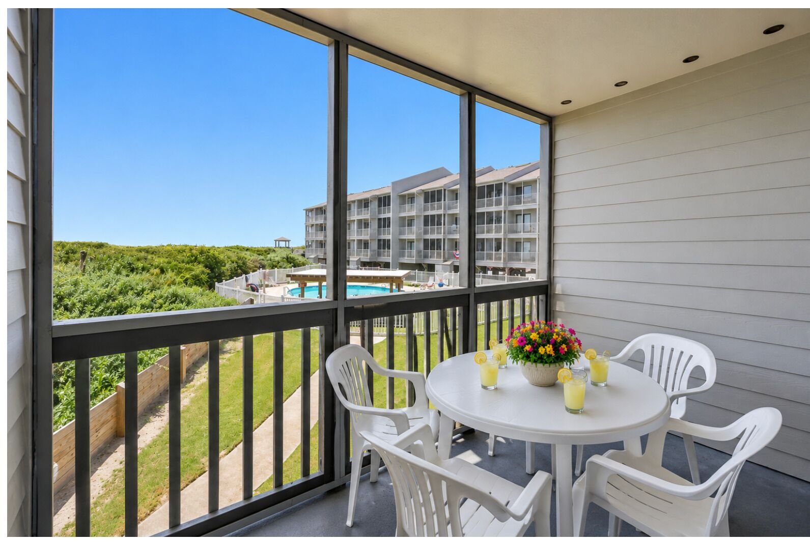 Screened in Balcony