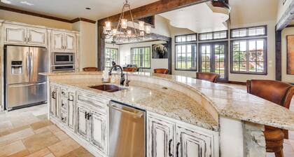 Sprawling Edmond Estate w/ Pool House & Game Loft