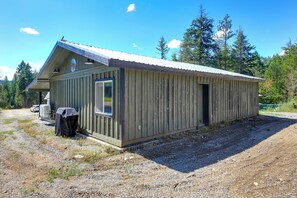 House (1 Bedroom) | Interior - Bring Your Boat! Updated Cabin in Priest River (Priest River)