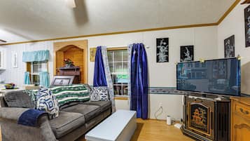 House (2 Bedrooms) | Front of property