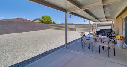 Cozy 3BR Home Outside Albuquerque