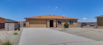Cozy 3BR Home Outside Albuquerque