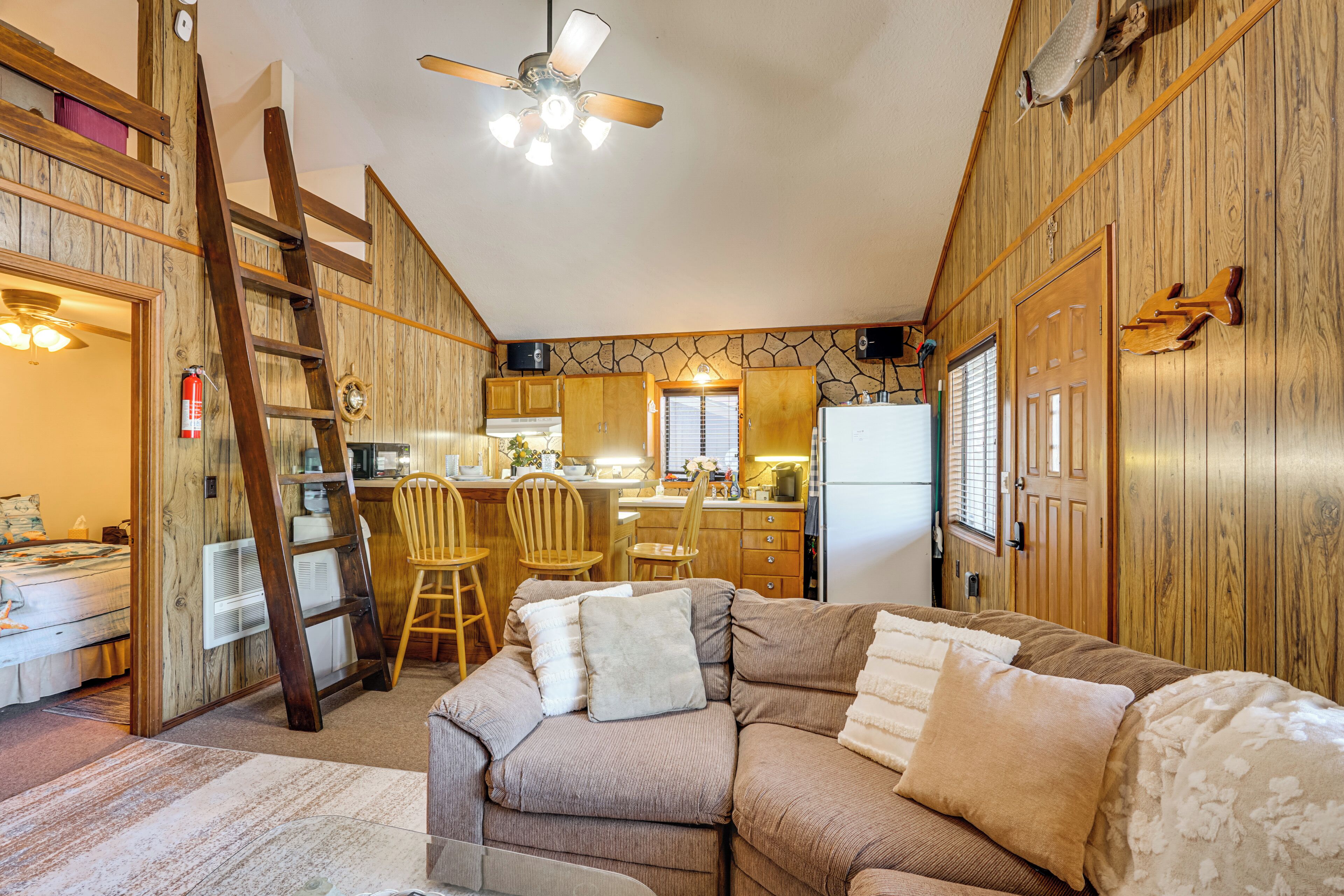 House (2 Bedrooms) | Interior