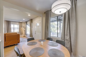 Apartment (3 Bedrooms) | Interior - Walkable Home Base Near Llumc & Campus! (Loma Linda)