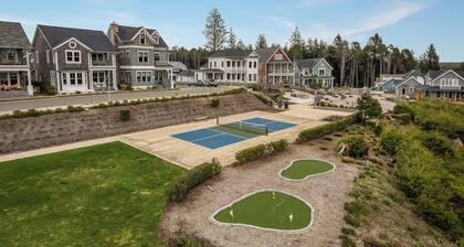 Seabrook Feelin TipSEA | Hot Tub, Dual Suites, 2BR | Sleeps 4, Lily Walk