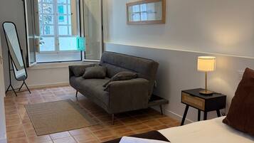 2 habitaciones, tabla de planchar con plancha, wifi y ropa de cama