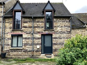 Exterior - Charming Holiday Home "Ker Lann" with Garden at the Gateway to Brocéliande (Paimpont)