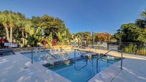 Pool - Sunset Rentals | Island Club 6102 (Hilton Head Island)
