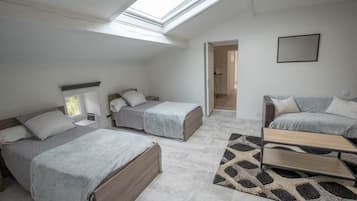 4 chambres, fer et planche à repasser, Wi-Fi, draps fournis