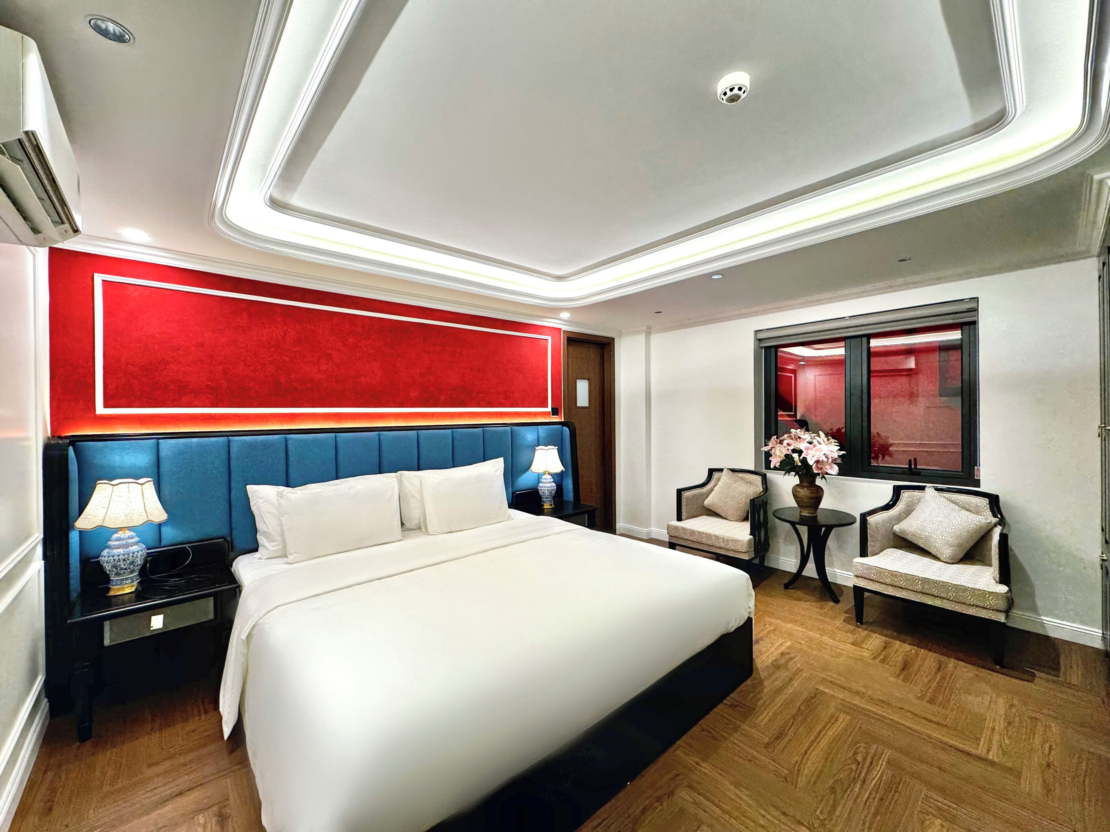 Deluxe Room, City View | Desk, laptop workspace, WiFi (free), bed sheets