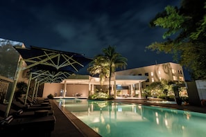 Outdoor pool - Montana Vista (Siliguri)