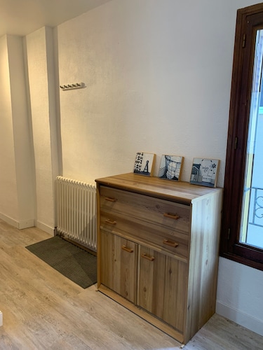 T3 Saint Julien Montdenis Apartment with Mountain View, Private Terrace and Wi-Fi