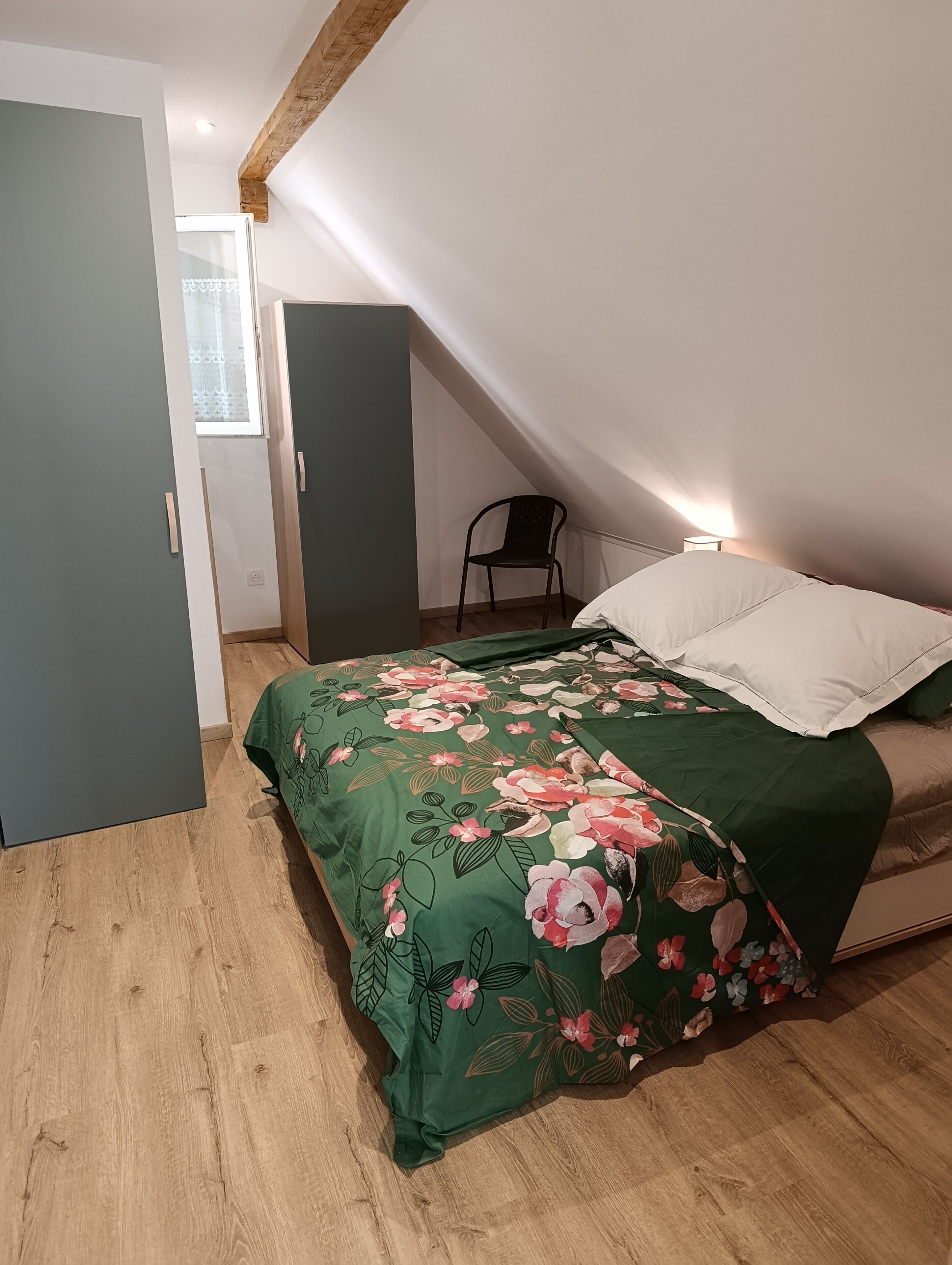 2 soverom, strykejern/-brett, reiseseng for barn og wi-fi (inkludert)