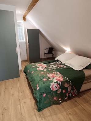 2 Schlafzimmer, Bügeleisen/Bügelbrett, Reisekinderbett, kostenloses WLAN