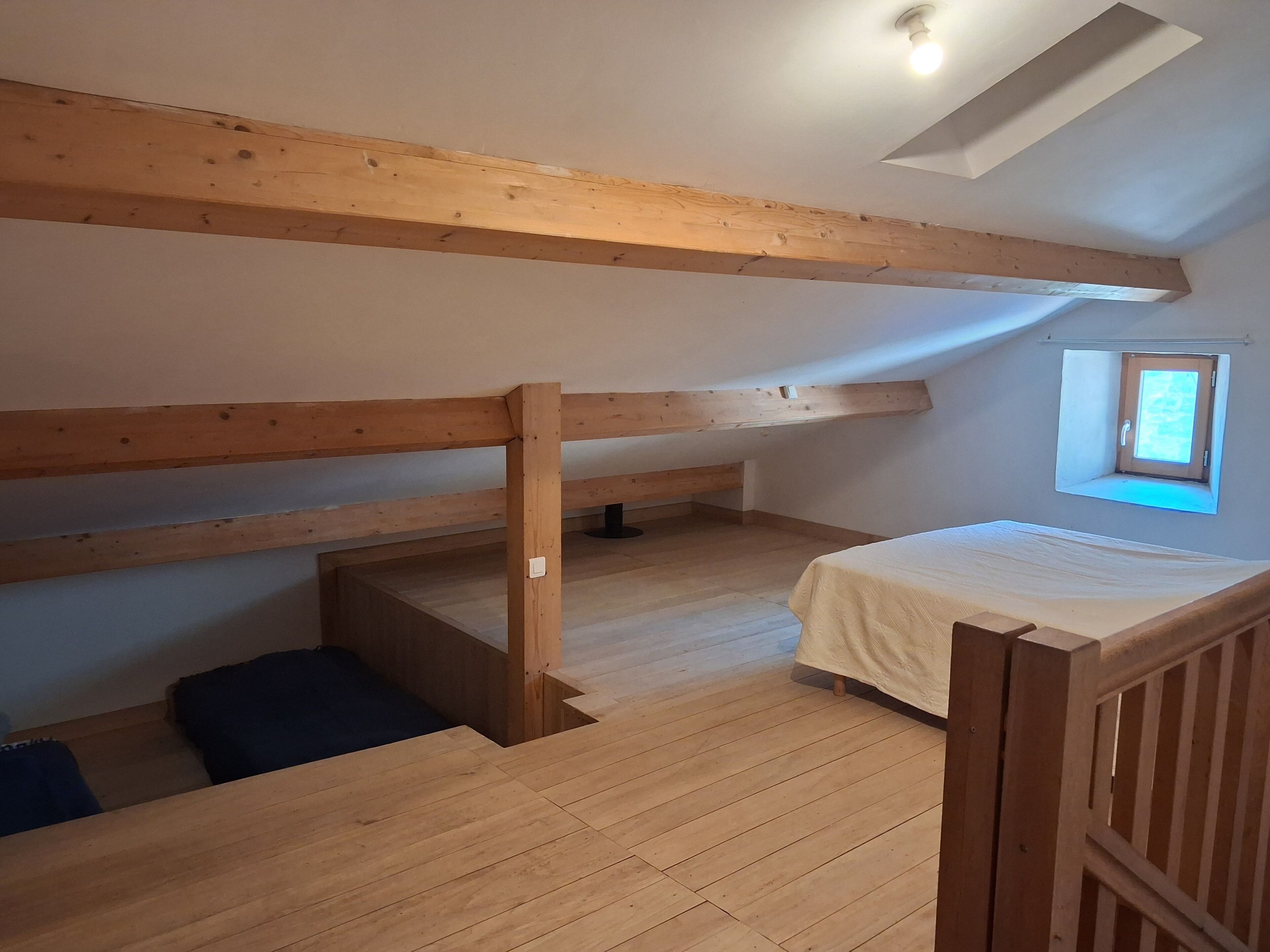 2 chambres, fer et planche à repasser, draps fournis