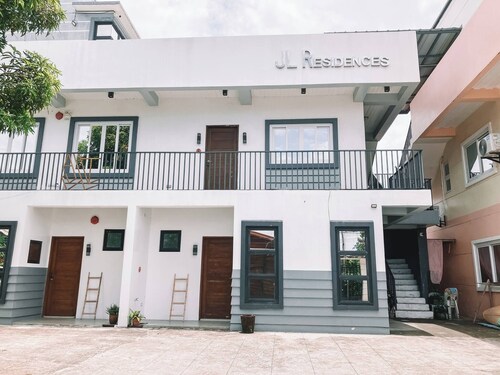 1BR Apartment Beach Getaway Perfect for Couples