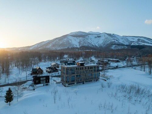 The 1898 Niseko