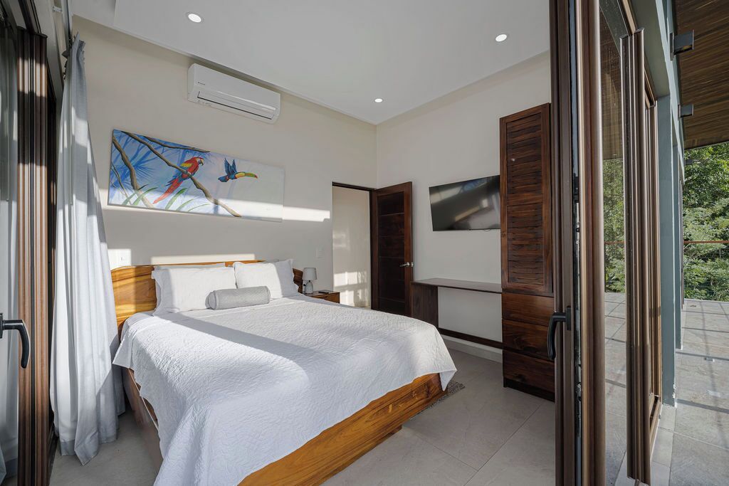 5 habitaciones, tabla de planchar con plancha y wifi gratis 