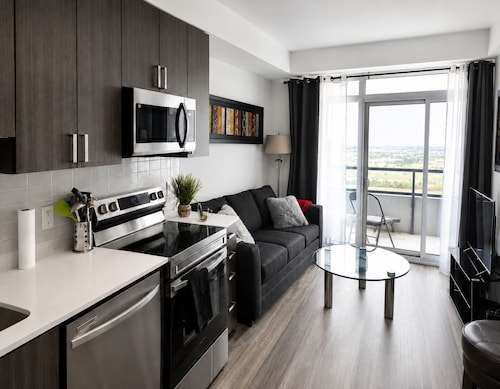 Modern Furnished Condo in Pickering, Near Casino and Go Station!