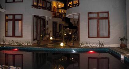 Olarashii River Lodge