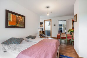 1 bedroom, WiFi, bed sheets