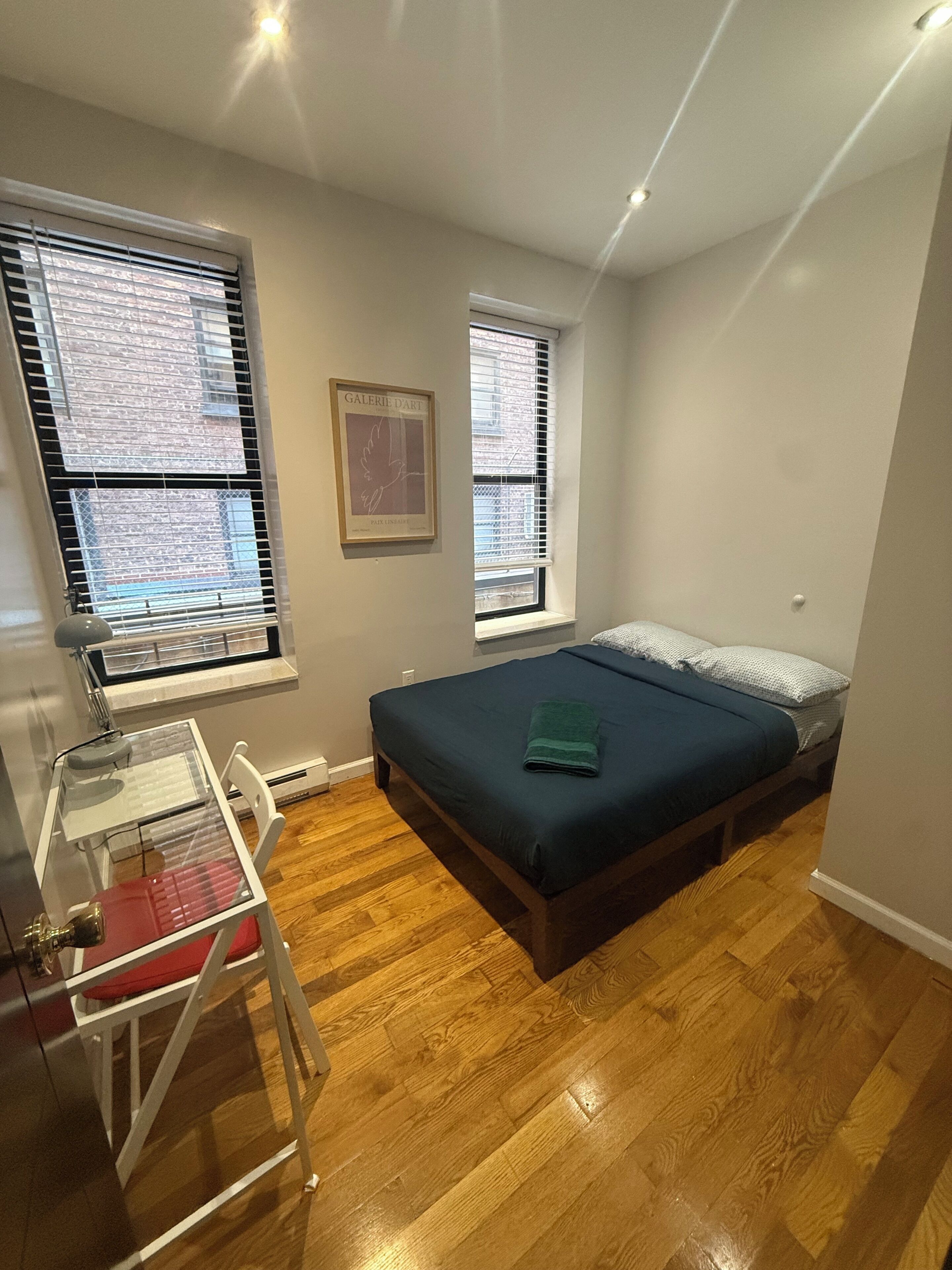 3 bedrooms, iron/ironing board, WiFi, bed sheets