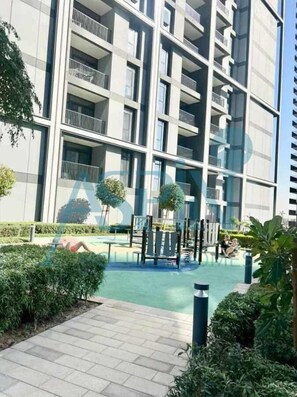 Property grounds - Spacious 2 bedroom at Creek Edge - All Bills Included for long stay (Dubai)