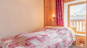 3 slaapkamers, een strijkplank/strijkijzer, wifi