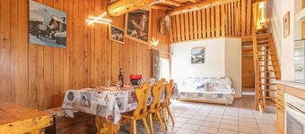 Chalet 'Vernès Le Chamois' with Mountain View, Shared Garden and Wi-Fi