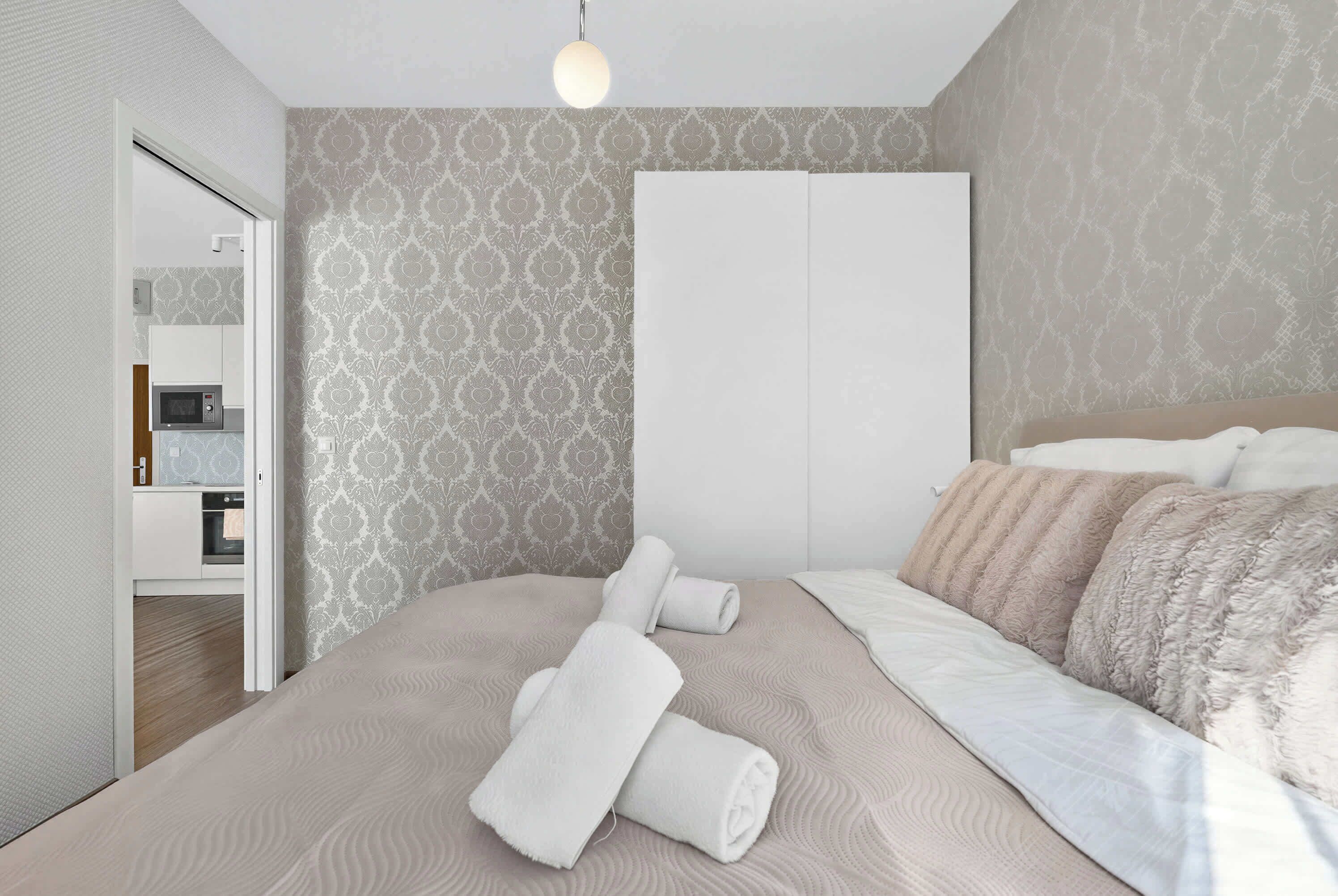 1 habitación, tabla de planchar con plancha, wifi y ropa de cama 
