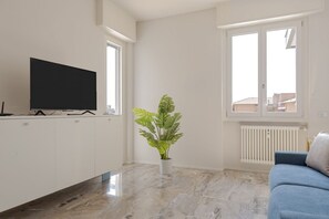 Living area - Domio Fly & Drive | Urban Chic with A/C (Bergamo)