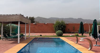 Tigmi Osonfo : Moroccan Villa w/Pool, Garden - Book Your Blissful Getaway Now