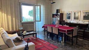 Living area - Vrbo Property (Francavilla al Mare)
