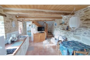 Living area - Vrbo Property (Moëlan-sur-Mer)