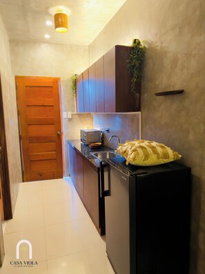 Private kitchen - Stylish 1-studio apartment with AC in beautiful El Nido (El Nido)