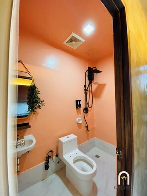 Bathroom - Stylish 1-studio apartment with AC in beautiful El Nido (El Nido)