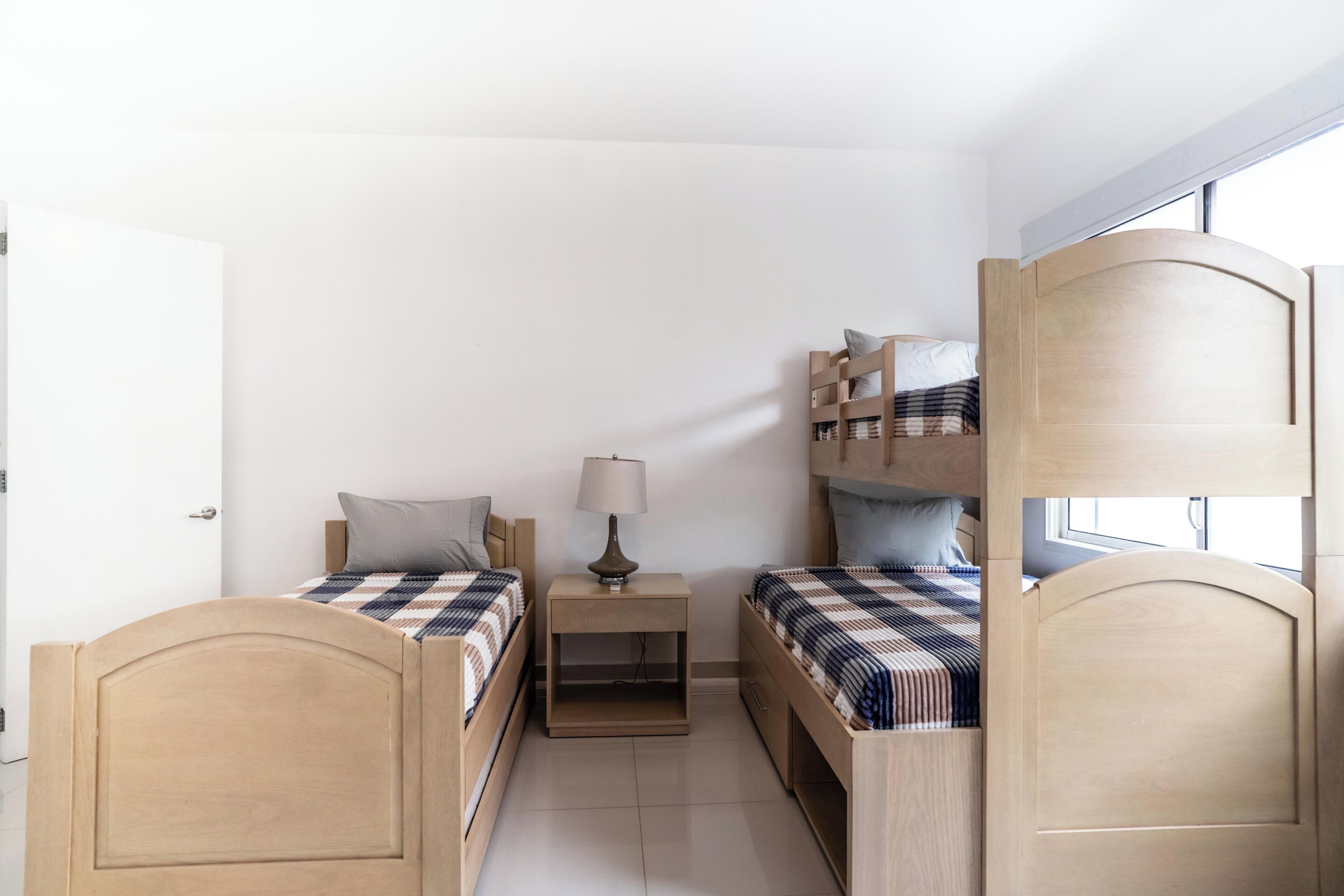 Apartamento, sacada, vista para o jardim | Cofres nos quartos, Wi-Fi de cortesia