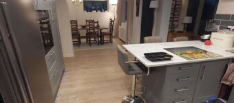 Sleeps6-garden-summerhouse-cotswolds-bungalow