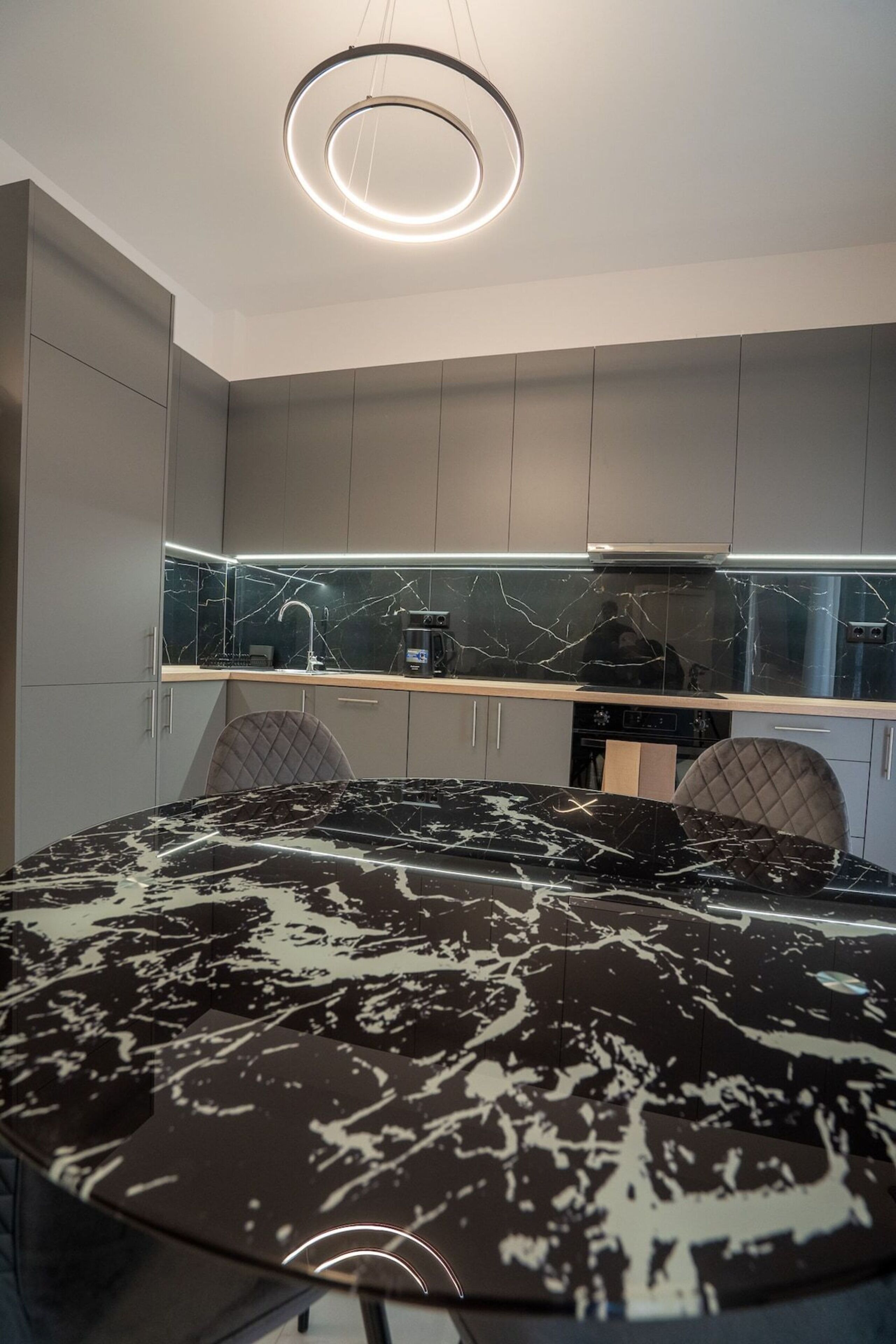 Signature Condo, 3 Bedrooms, Non Smoking, Kitchen | In-room dining
