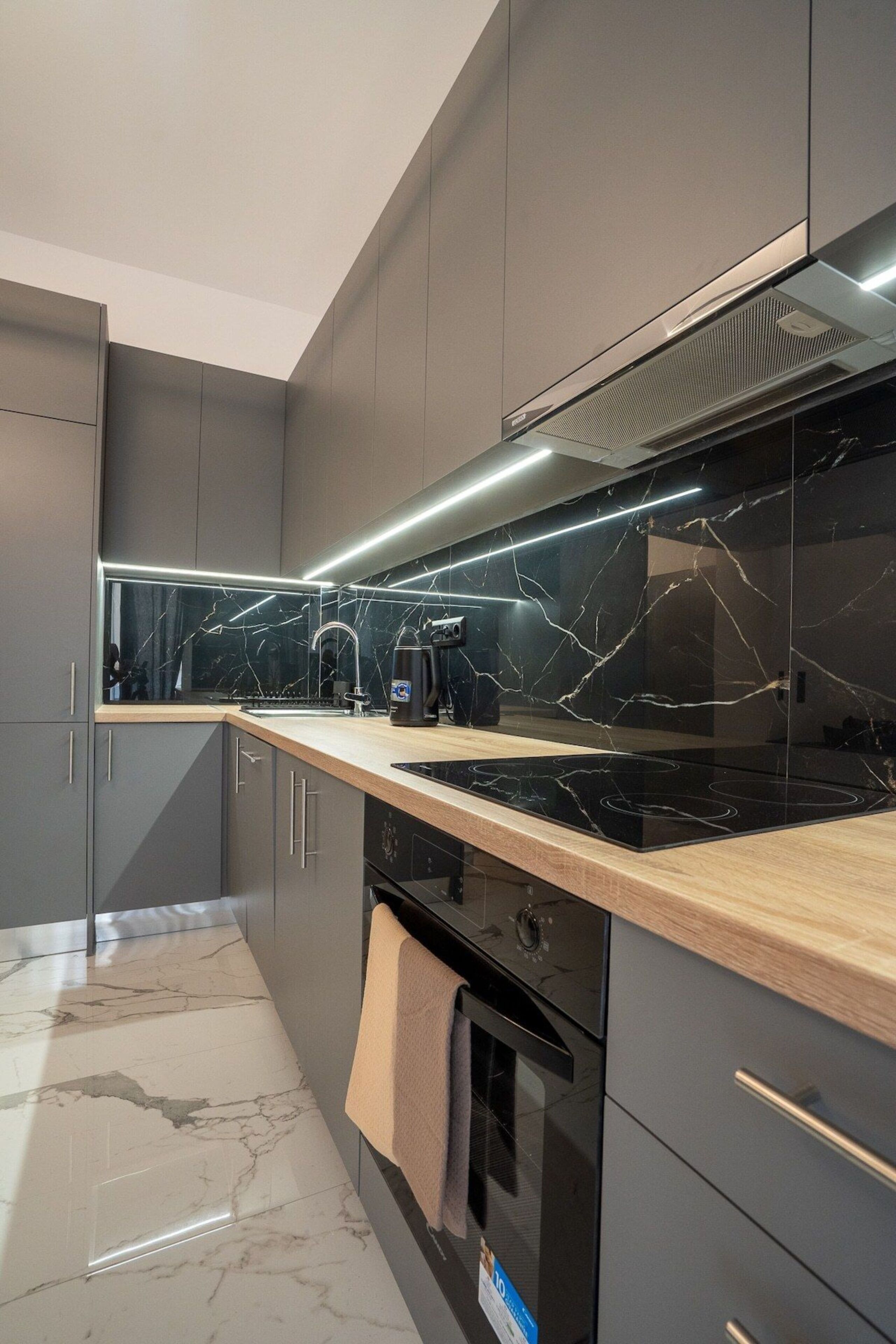 Signature Condo, 3 Bedrooms, Non Smoking, Kitchen | Private kitchen | Coffee/tea maker, fridge, oven, stovetop