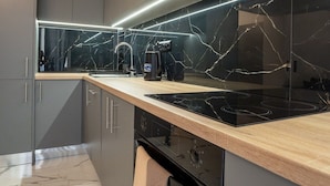 Signature Condo, 3 Bedrooms, Non Smoking, Kitchen | Private kitchen - Brand New Spacious 3BR Apartment (Athina)