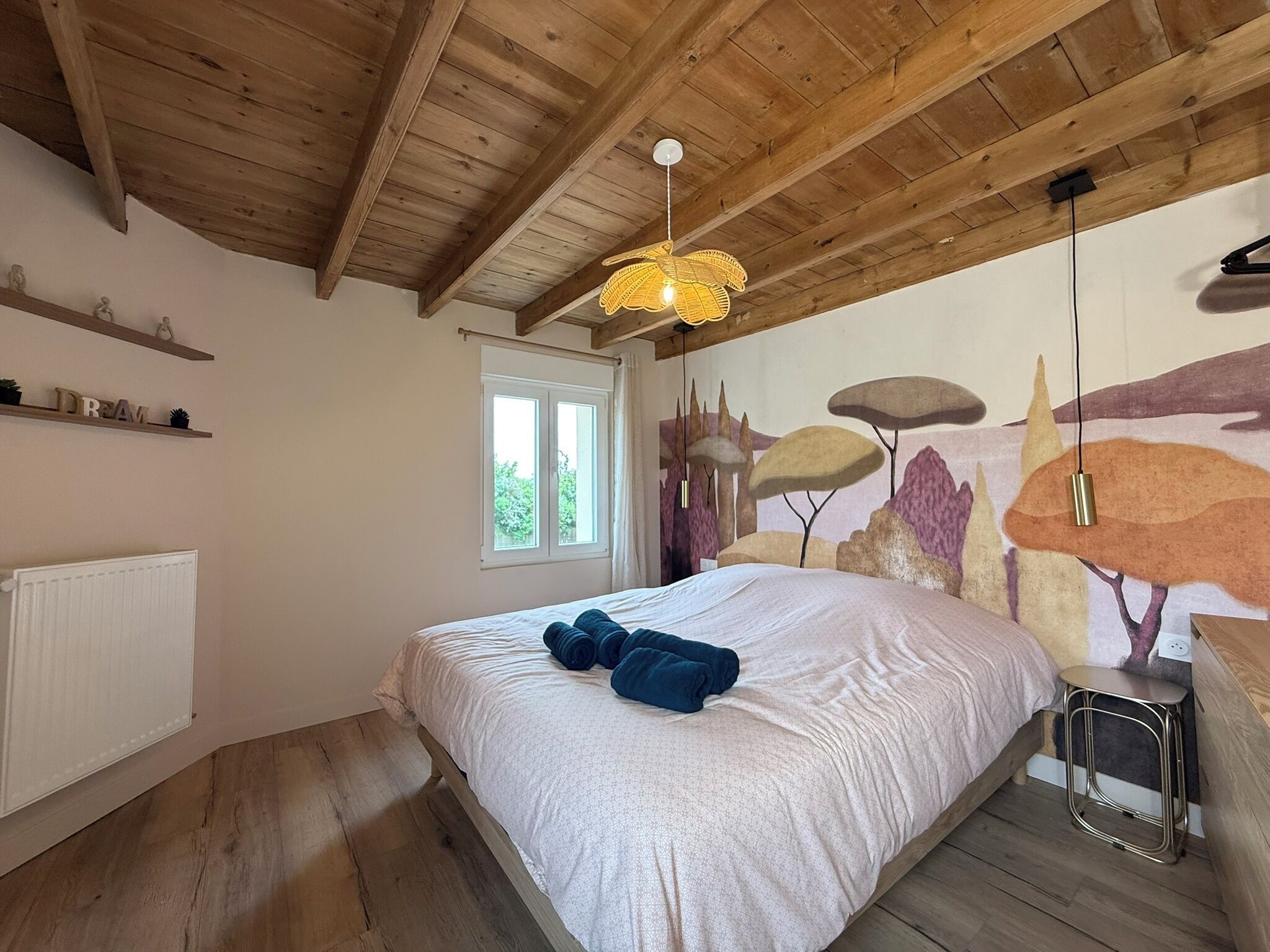 Schreibtisch, Bügeleisen/Bügelbrett, Reisekinderbett, kostenloses WLAN