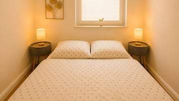 4 bedrooms, WiFi, bed sheets