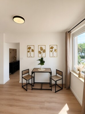 Dining - Modern Apartments in the Heart of Hildesheim (Hildesheim)