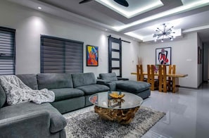 Living area - Comfy 3BR Villa - Paradisiac Beach Club  (St. Ann Parish)