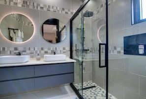 Bathroom - Comfy 3BR Villa - Paradisiac Beach Club  (St. Ann Parish)