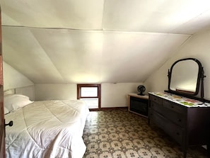5 bedrooms, WiFi, bed sheets