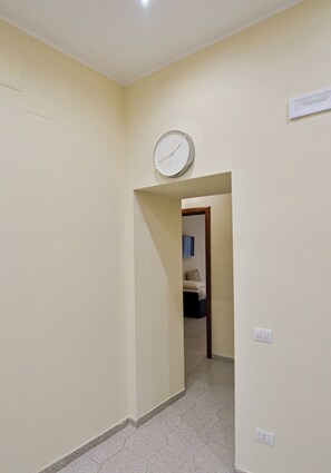 Unclassified image, 3 of 31, button - Spacious apartment in Naples · Sleeps 9, 2 bathrooms, just a short walk from the train station (Napoli)