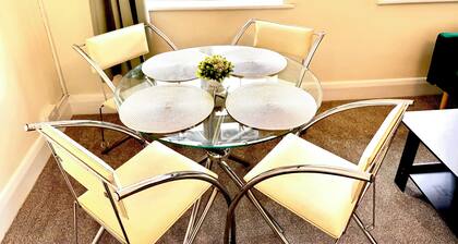 Newly Refurbished Flat in the Heart of the Town